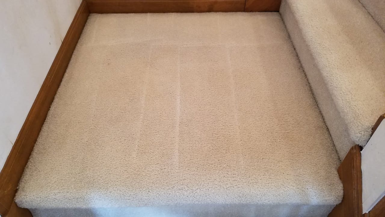 Traffic on a stair landing after