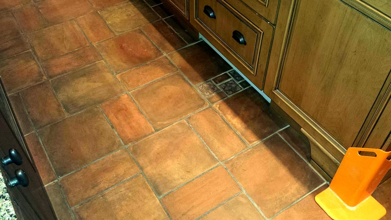 Tile & grout before cleaning